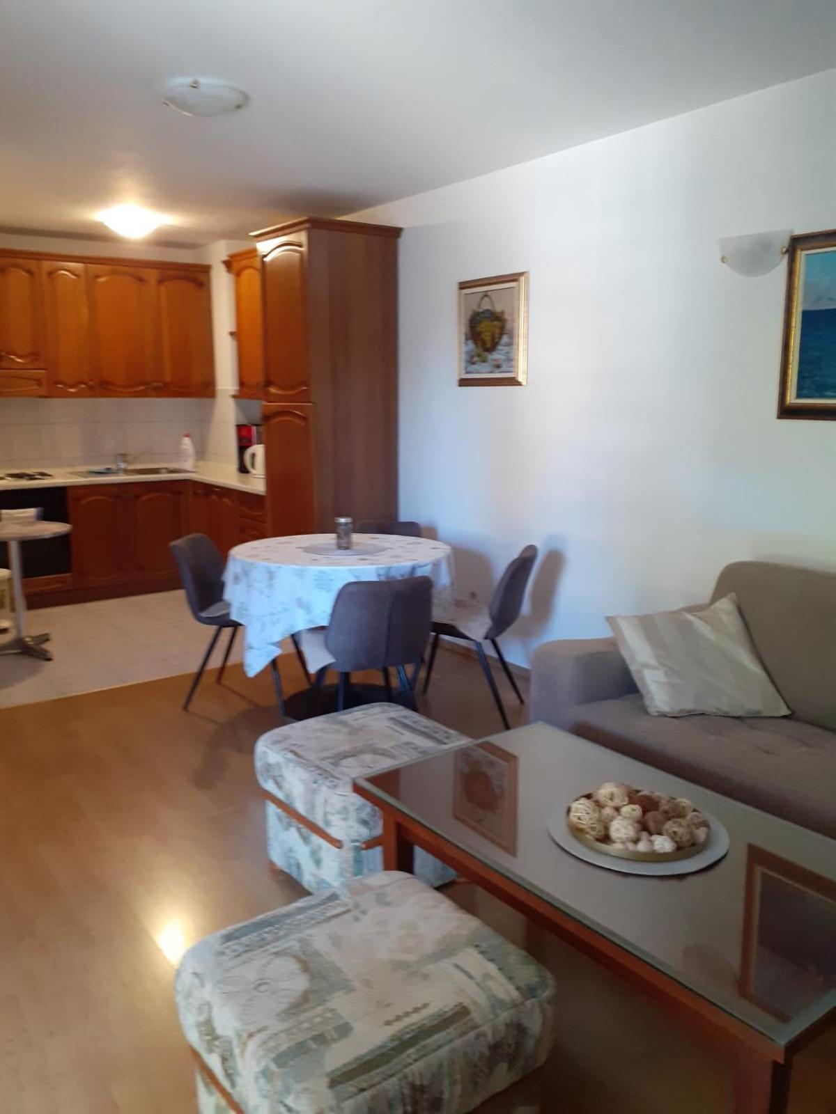 Apartman Mira มาคาร์สกา ภายนอก รูปภาพ