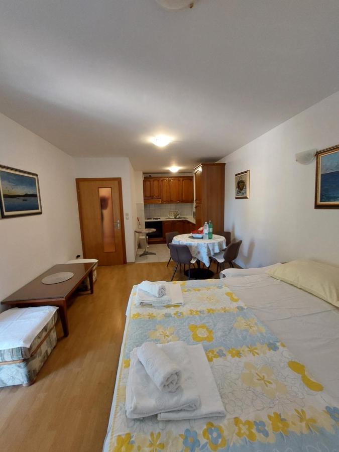 Apartman Mira มาคาร์สกา ภายนอก รูปภาพ